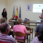 La gerente del GAL informa a los magdaleneros sobre las ayudas europeas Leader