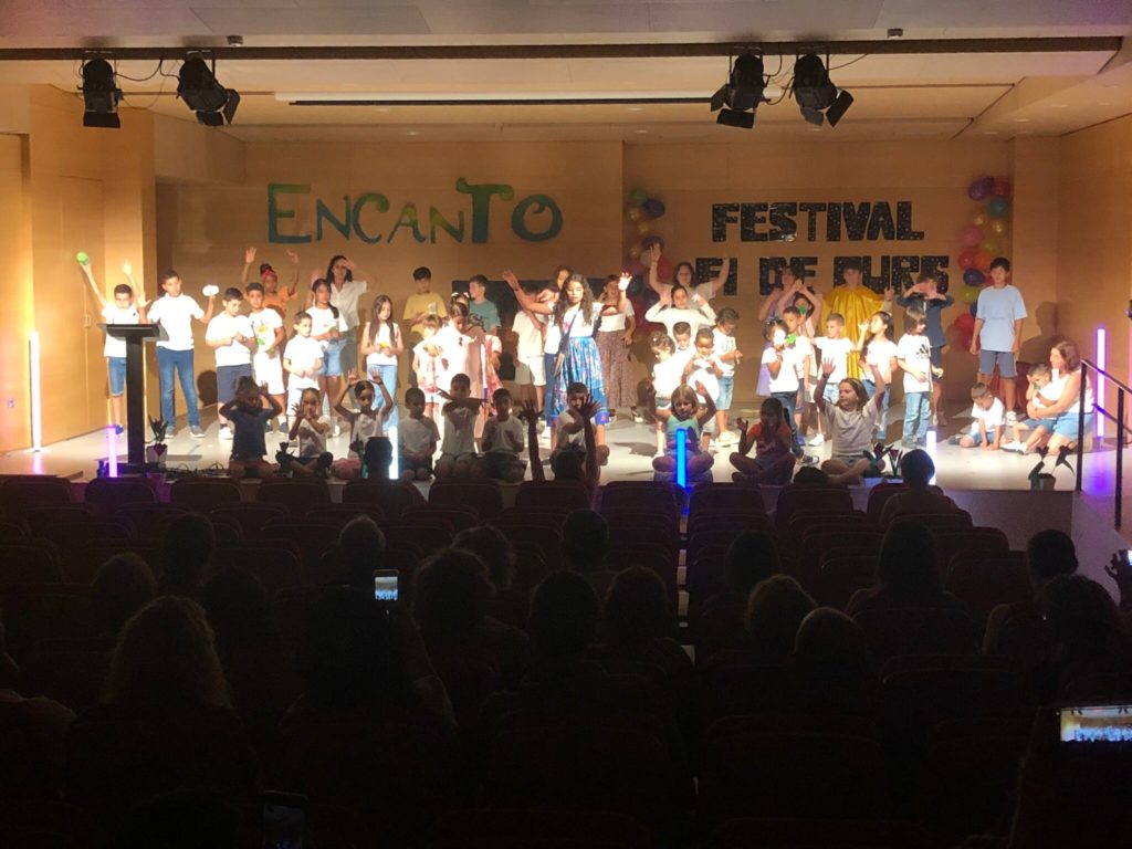 El CEIP Alberto Selma tanca el curs amb un espectacular musical basat en la pel·lícula ‘Encanto’